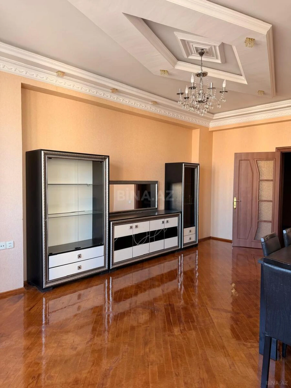 Kirayə verilir 2 otaqlı mənzil 70 m²
