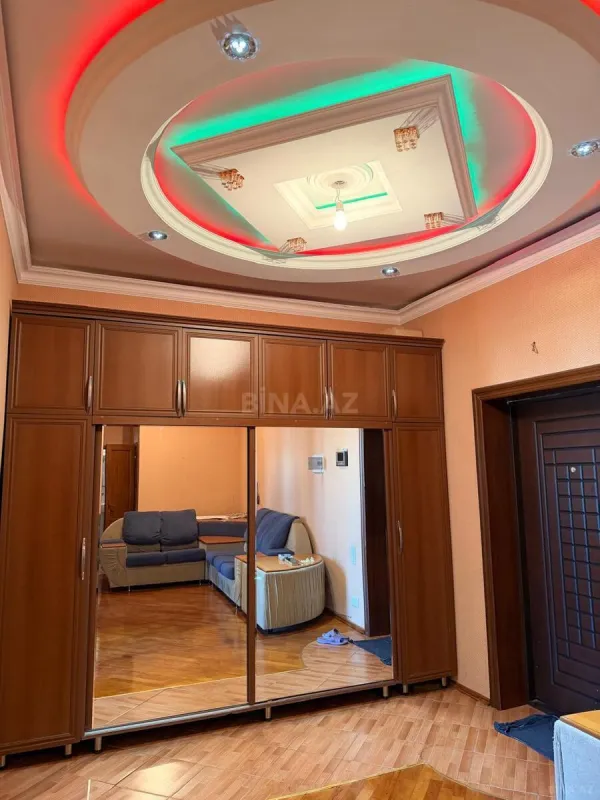 Kirayə verilir 2 otaqlı mənzil 70 m²