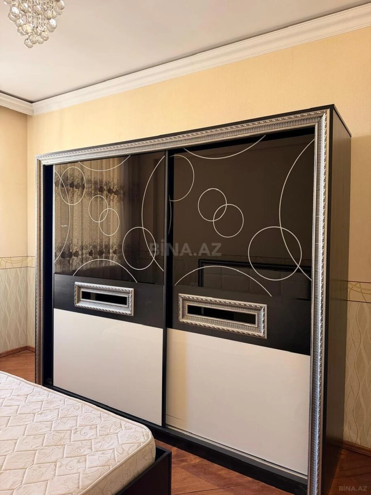 Kirayə verilir 2 otaqlı mənzil 70 m²