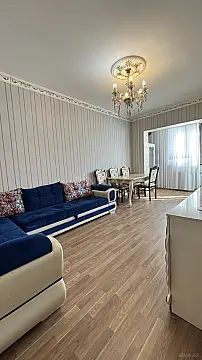 Kirayə verilir 2 otaqlı mənzil 70 m²