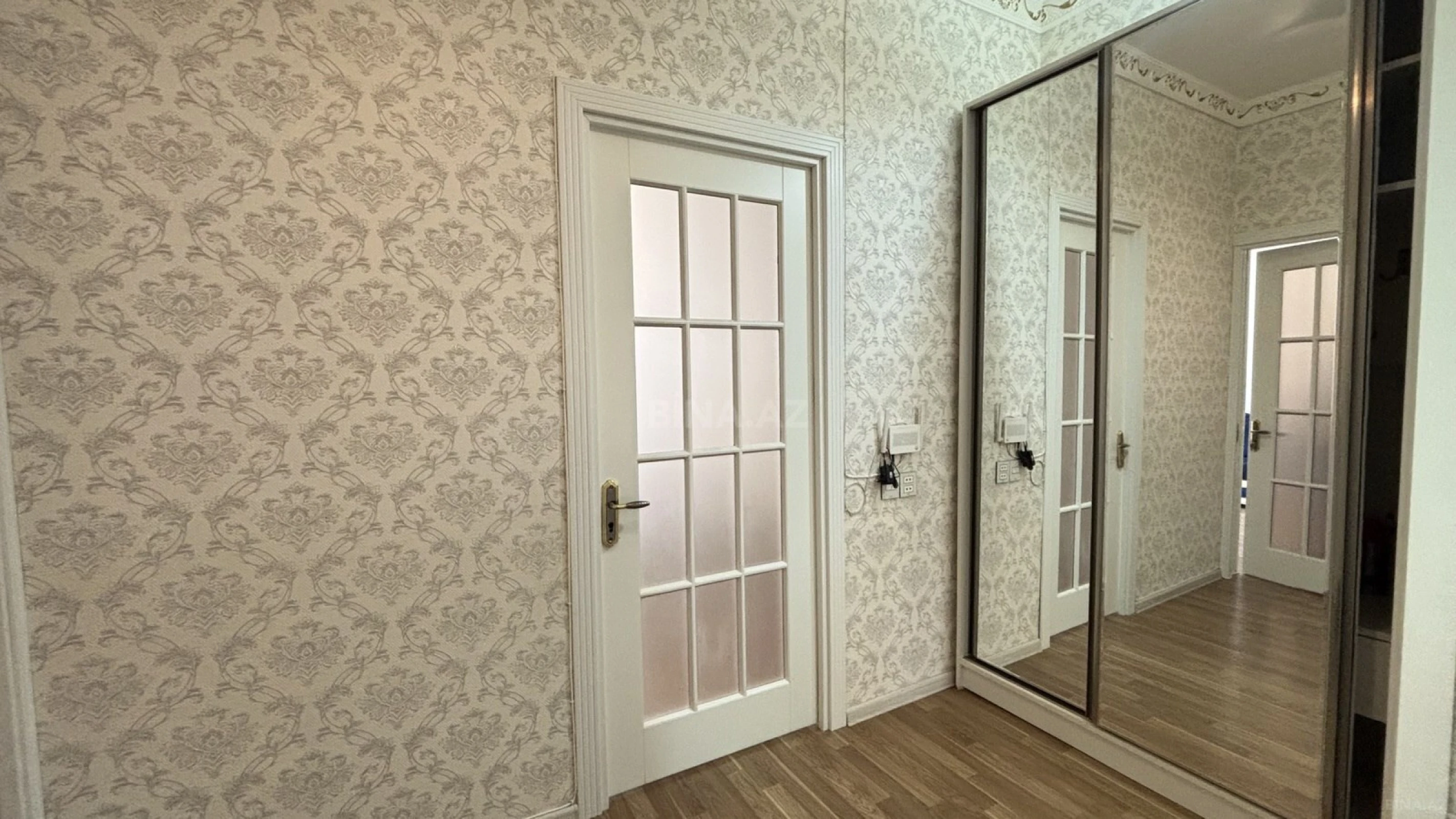 Kirayə verilir 2 otaqlı mənzil 70 m²