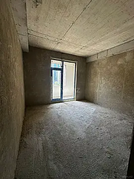Satılır 1 otaqlı mənzil 77 m²