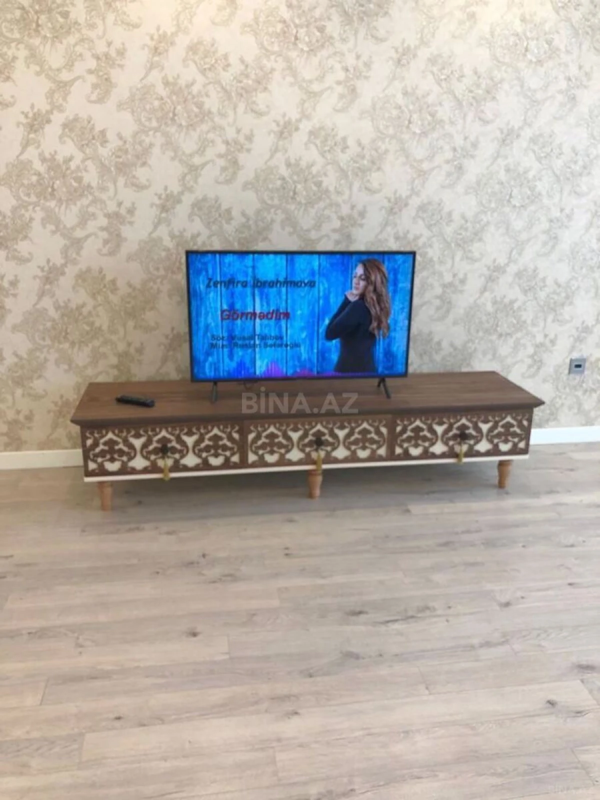 Kirayə verilir 3 otaqlı mənzil 178 m²