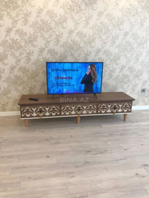 Kirayə verilir 3 otaqlı mənzil 178 m²