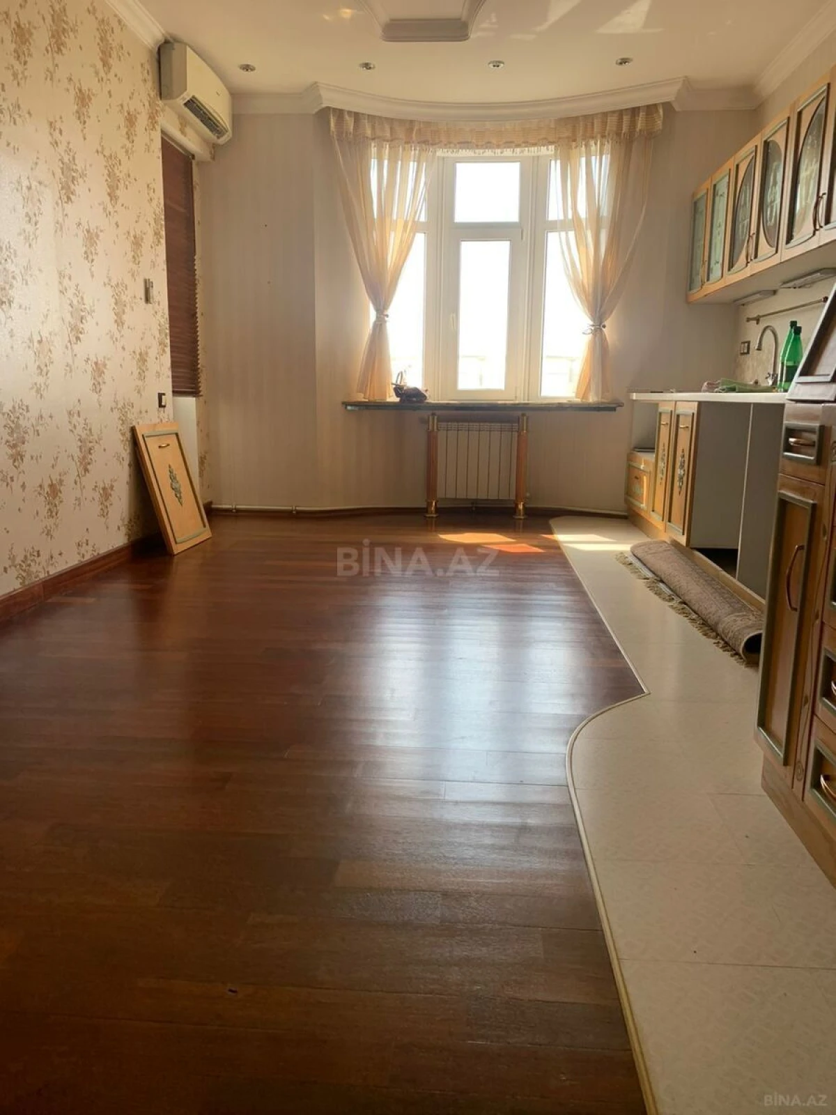 Satılır 3 otaqlı mənzil 123 m²