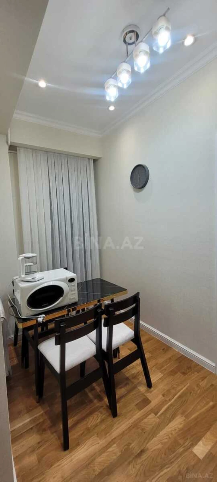 Kirayə verilir 2 otaqlı mənzil 80 m²