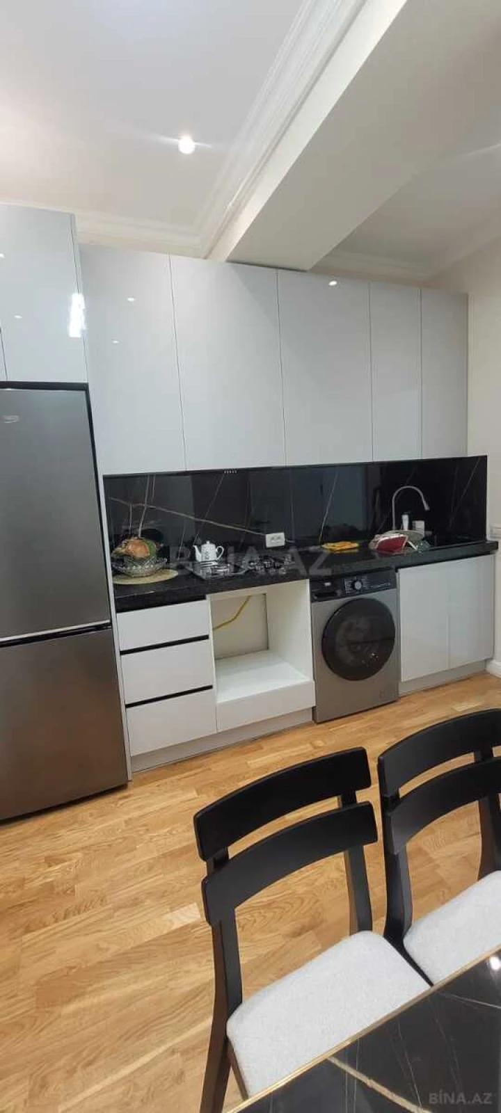 Kirayə verilir 2 otaqlı mənzil 80 m²