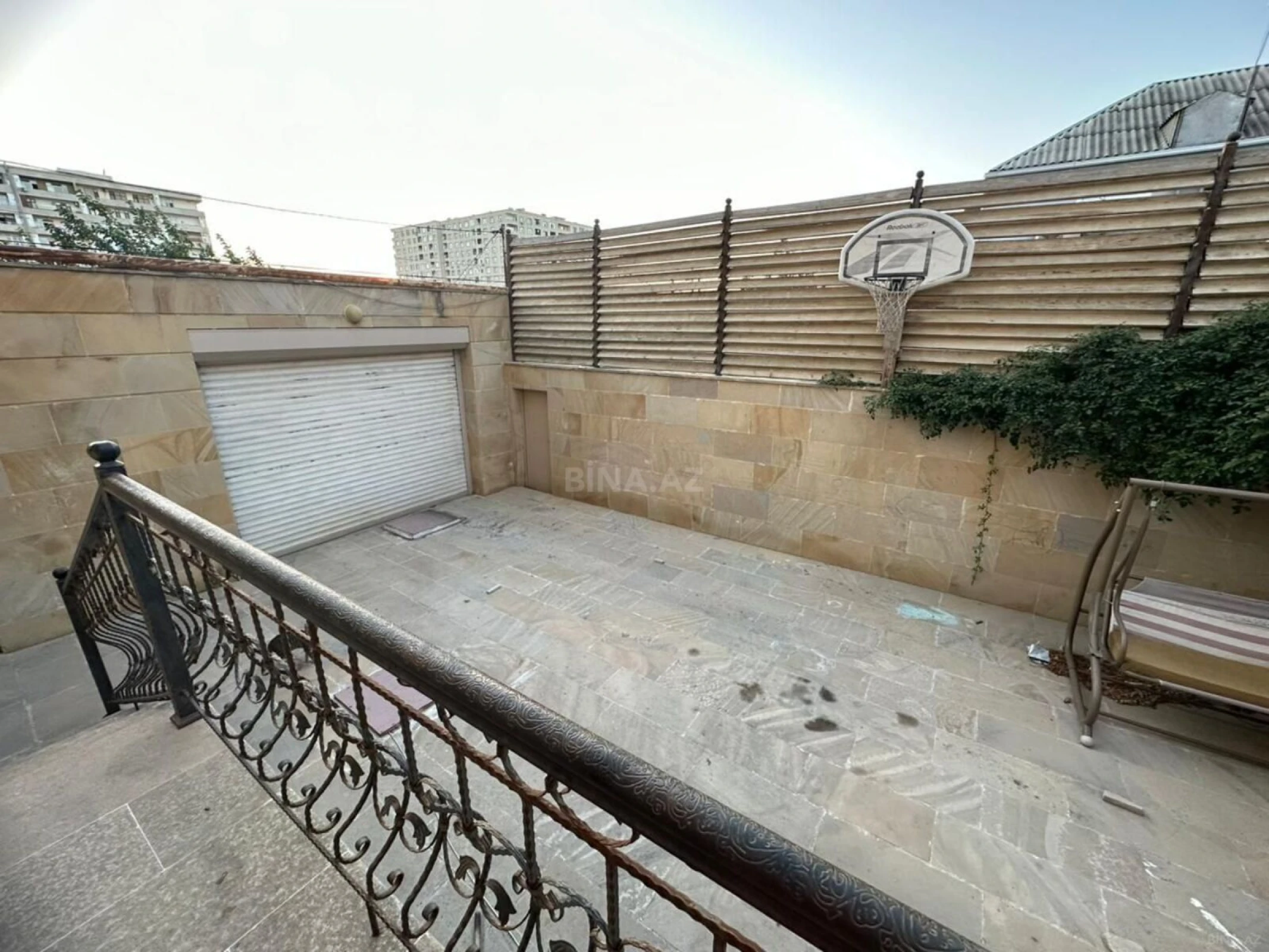 Satılır 6 otaqlı həyət evi 270 m²