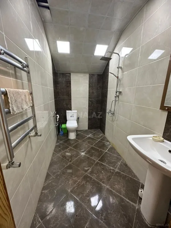 Satılır 6 otaqlı həyət evi 270 m²