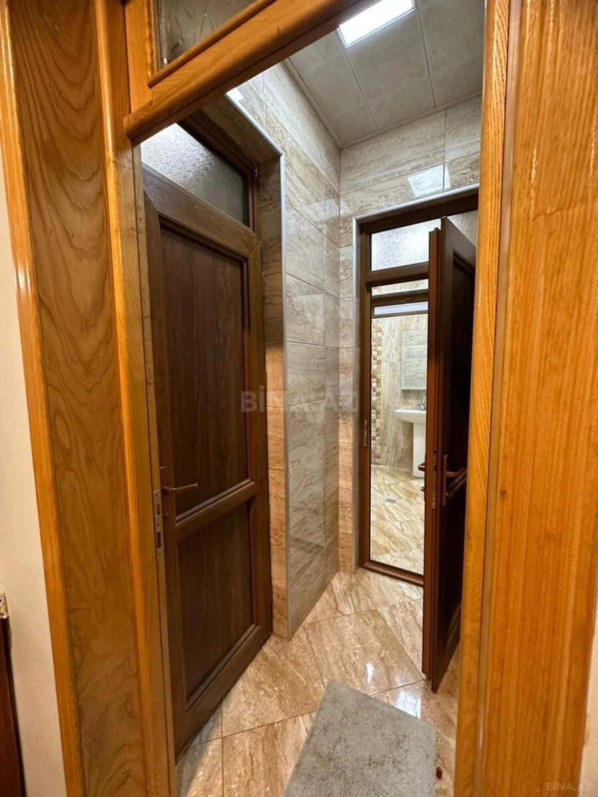 Satılır 6 otaqlı həyət evi 270 m²