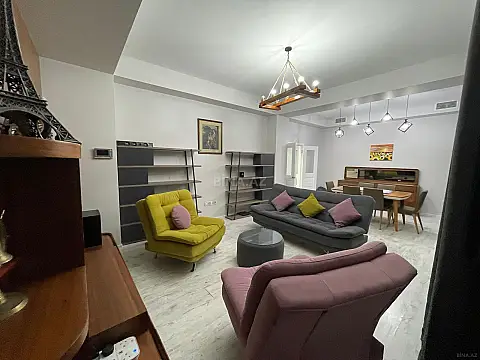 Kirayə verilir 4 otaqlı mənzil 190 m²