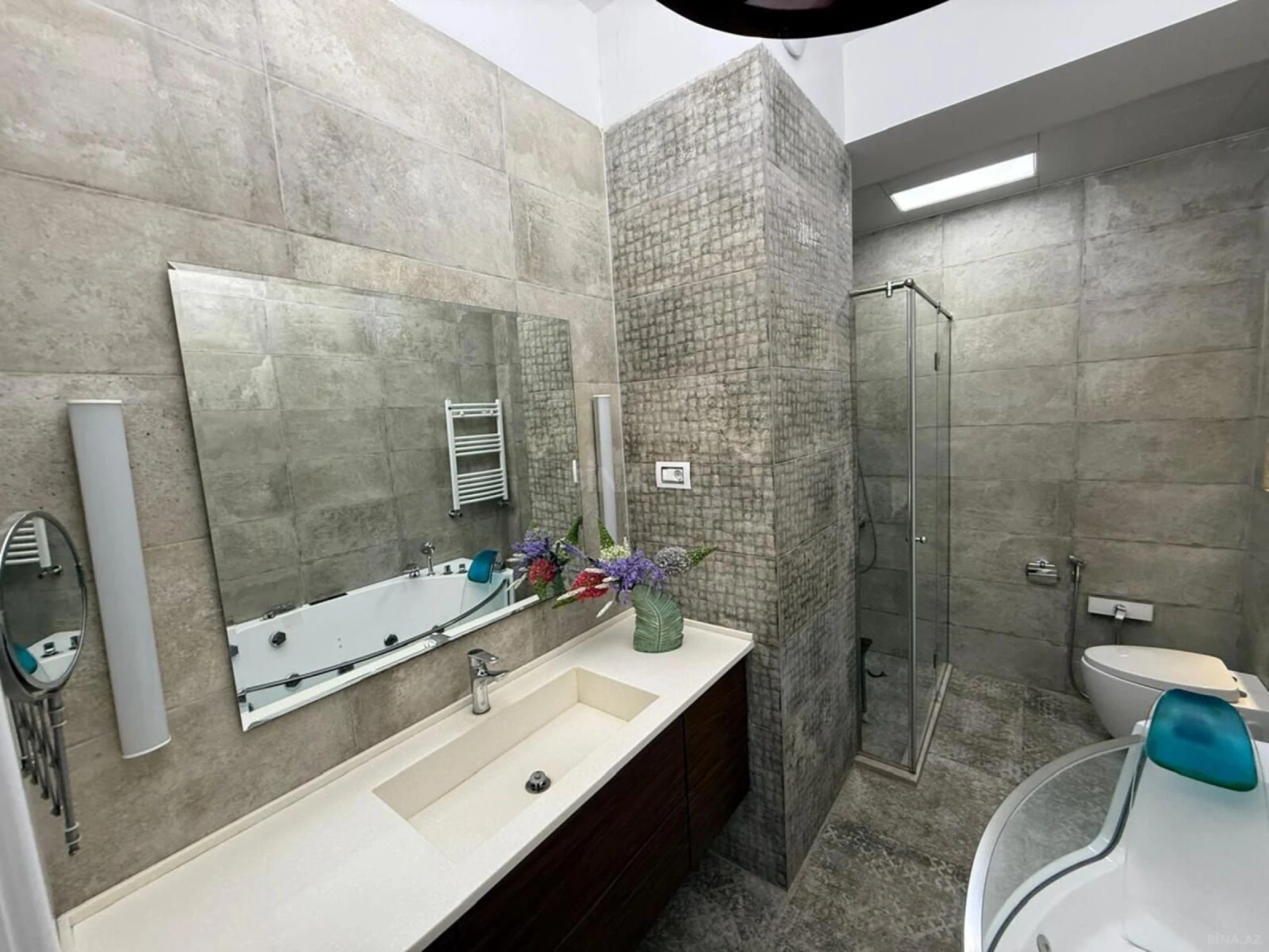 Kirayə verilir 4 otaqlı mənzil 190 m²