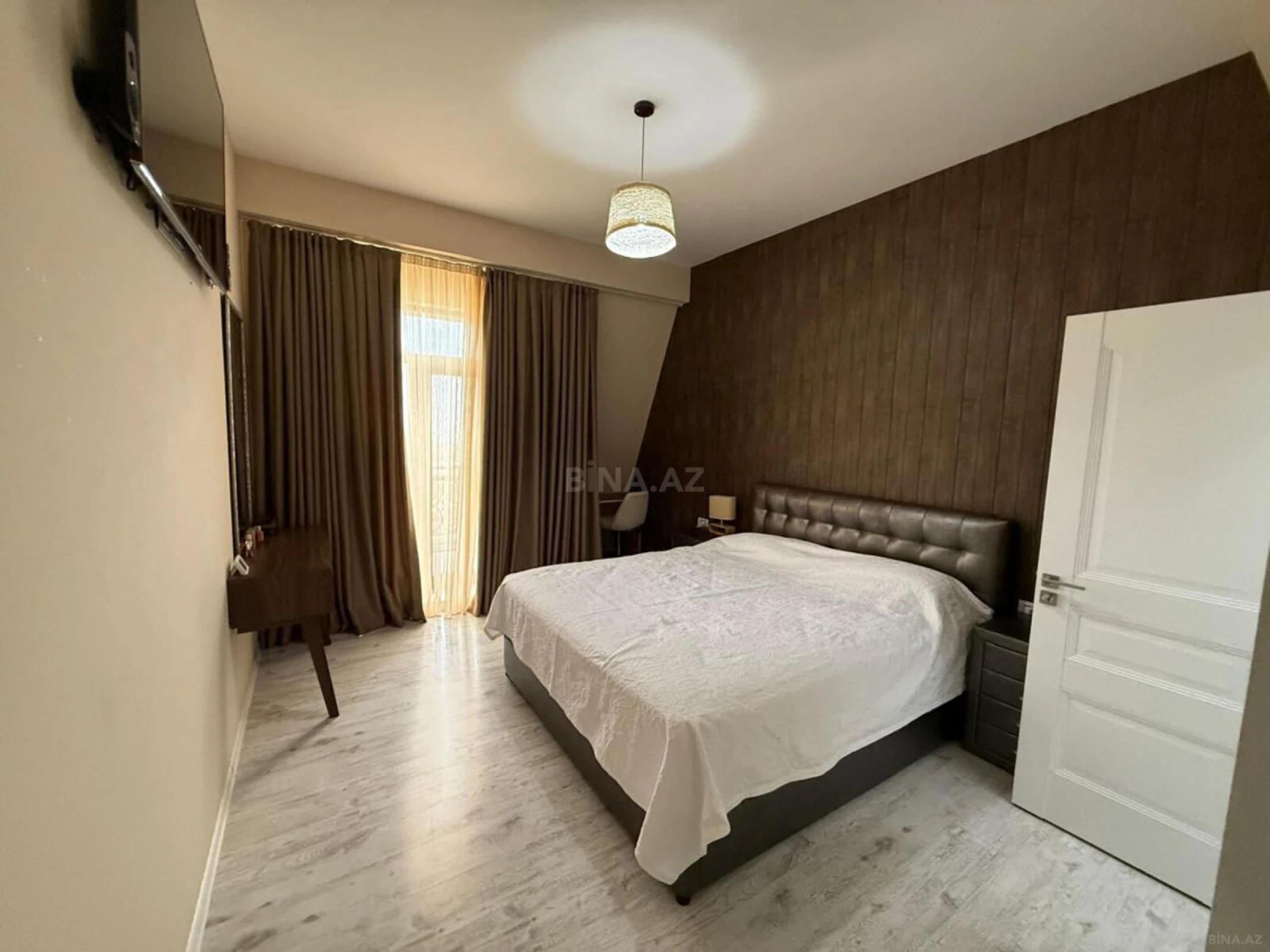 Kirayə verilir 4 otaqlı mənzil 190 m²