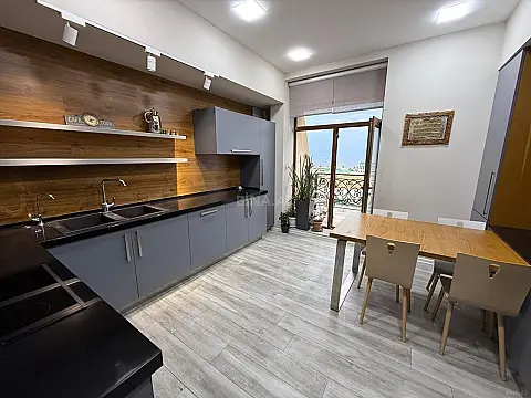 Kirayə verilir 4 otaqlı mənzil 190 m²