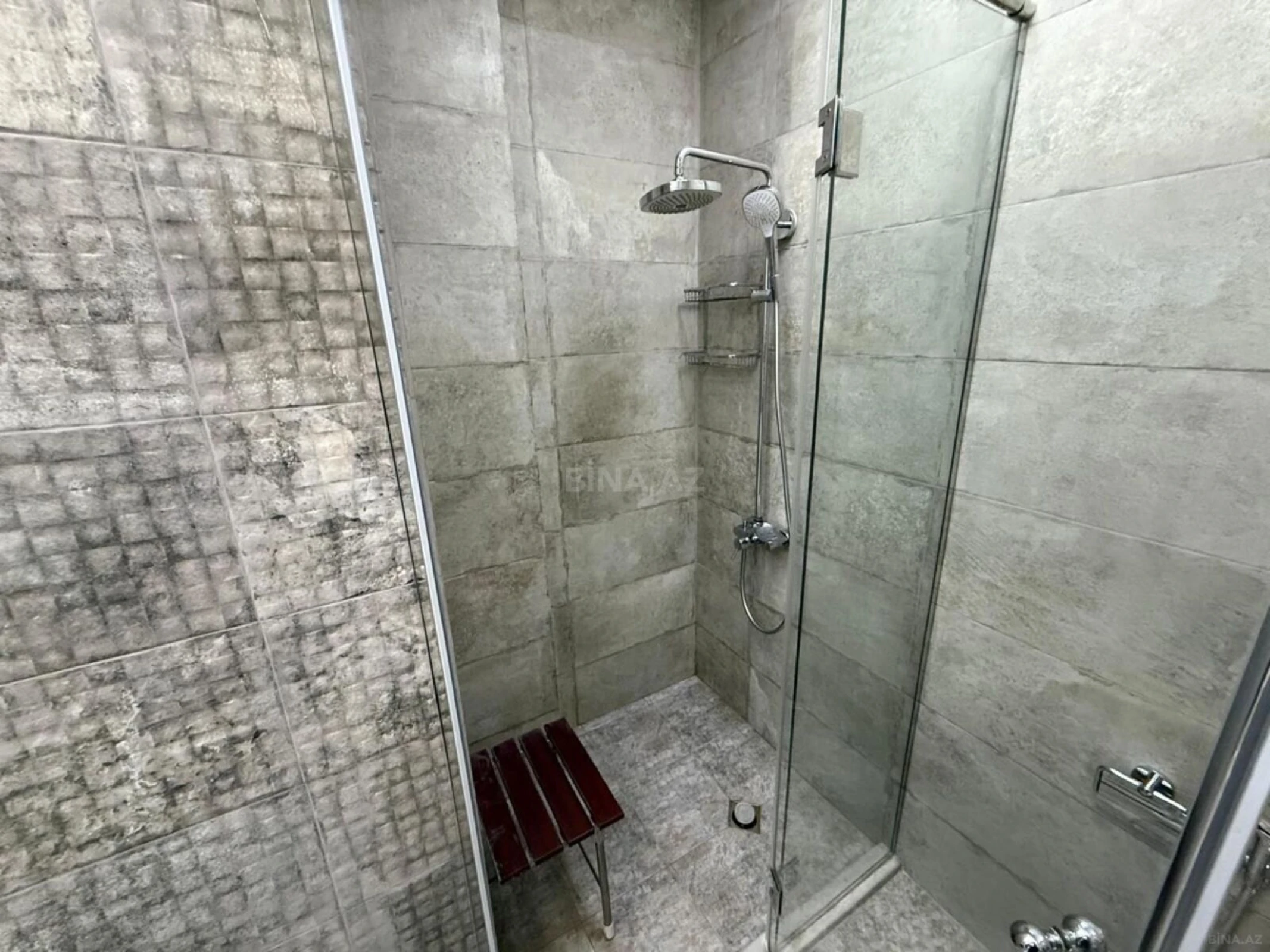 Kirayə verilir 4 otaqlı mənzil 190 m²