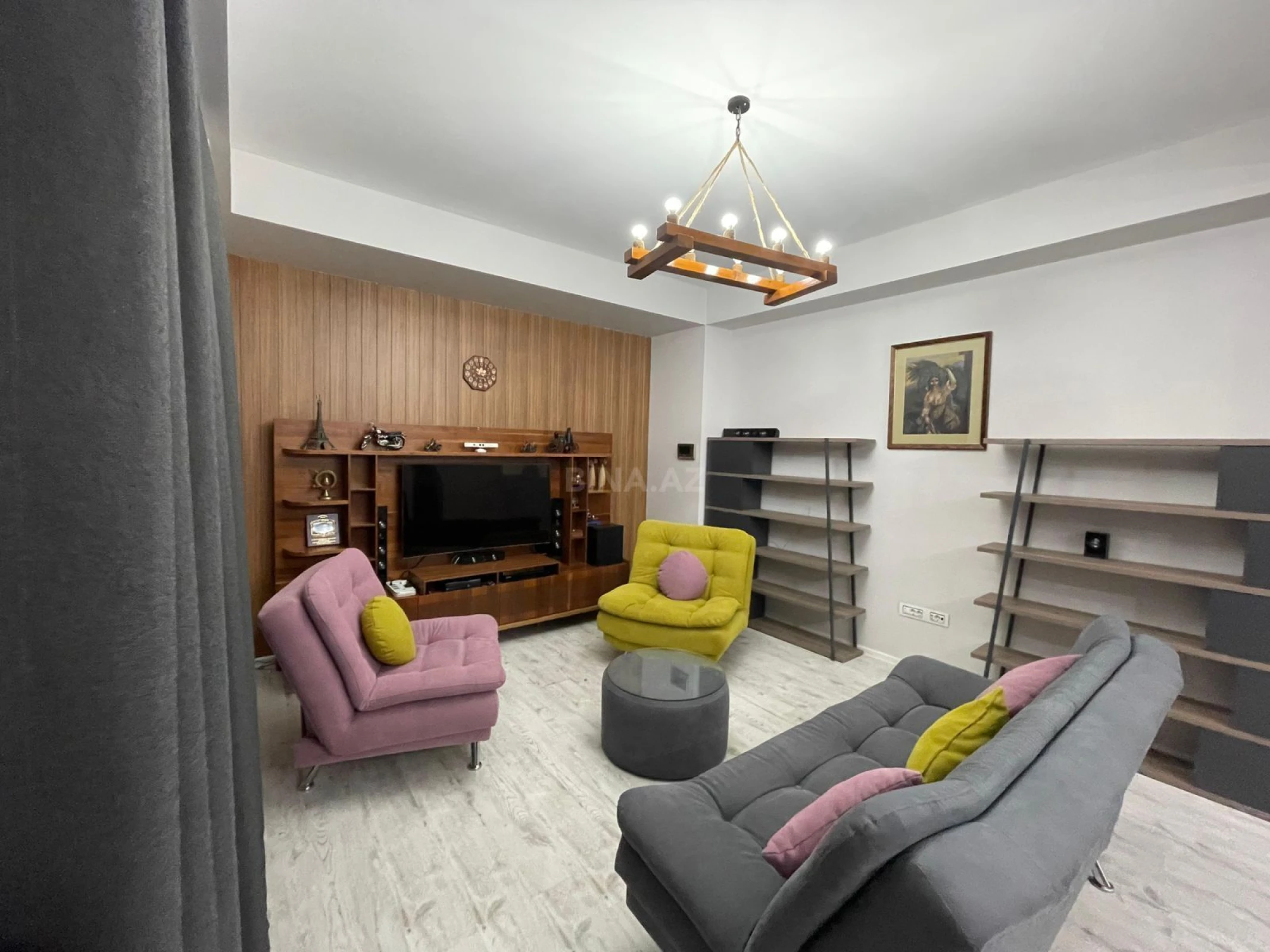 Kirayə verilir 4 otaqlı mənzil 190 m²