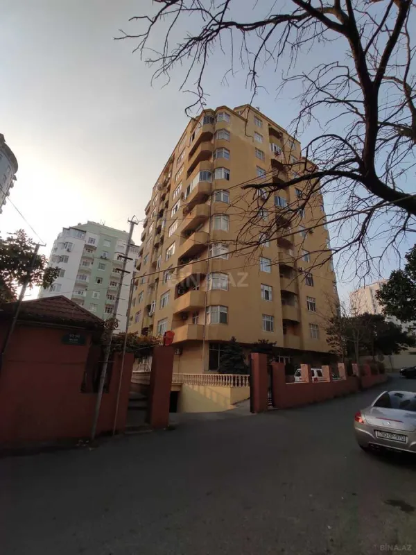 Satılır 3 otaqlı mənzil 145 m²