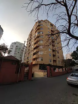 Satılır 3 otaqlı mənzil 145 m² — Bakı, İnşaatçılar 3 otaq 145.00 m²