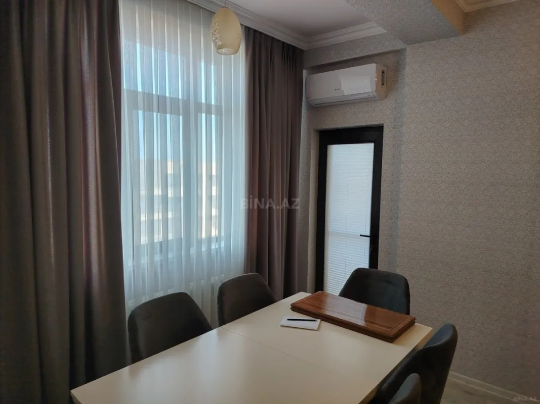 Satılır 3 otaqlı mənzil 150 m²