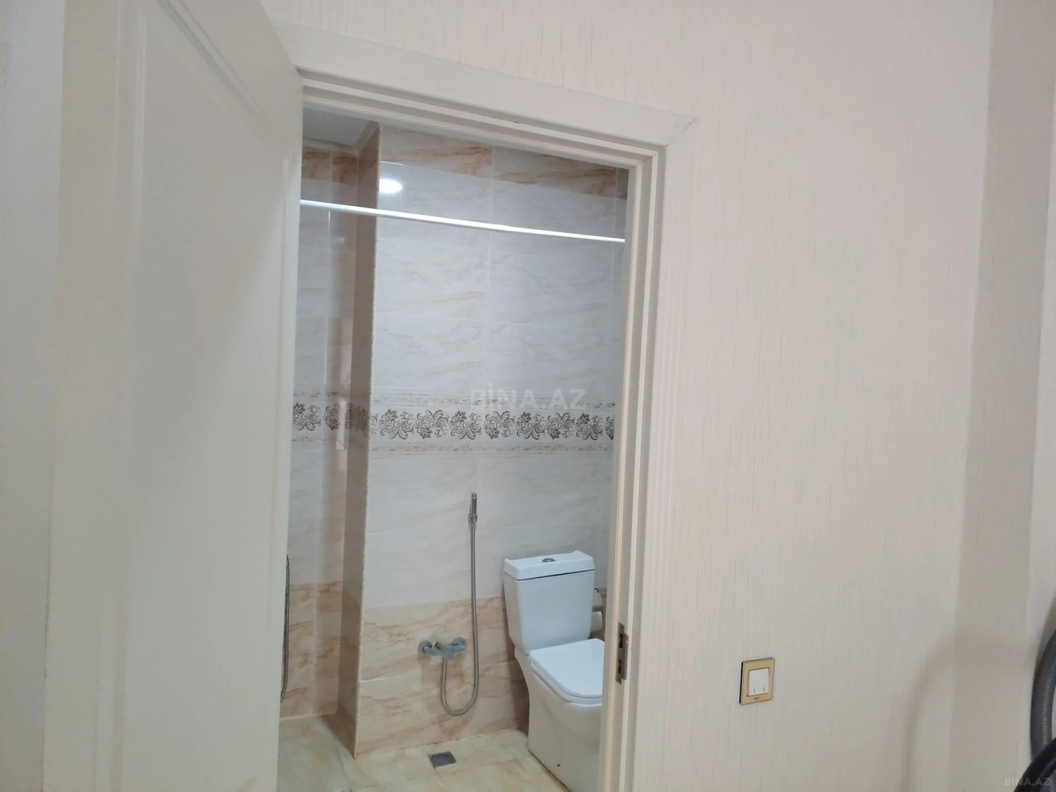 Satılır 3 otaqlı mənzil 150 m²
