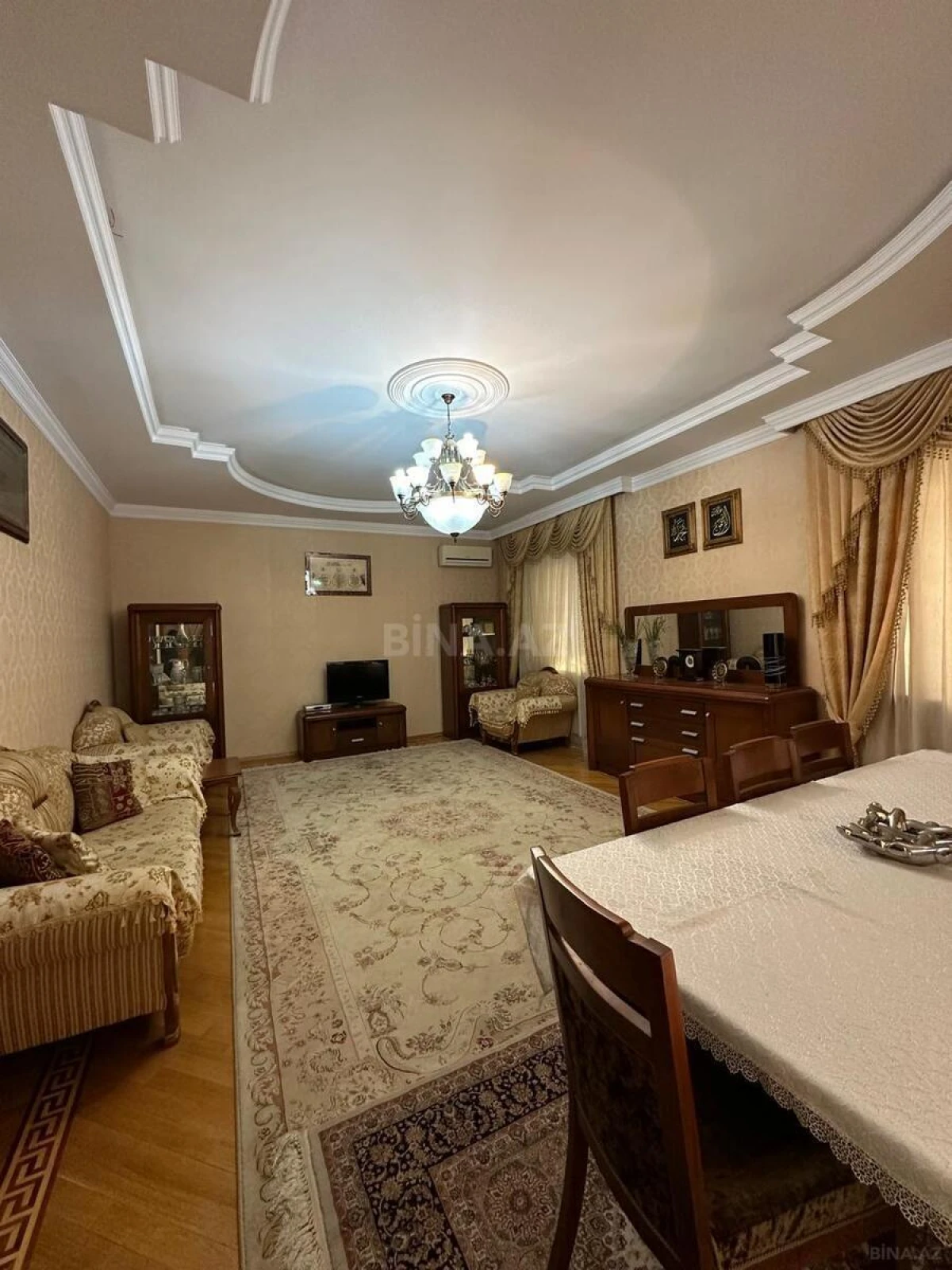 Kirayə verilir 8 otaqlı həyət evi 305 m²