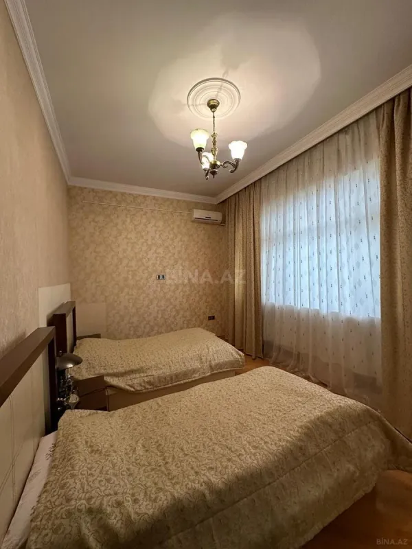 Kirayə verilir 8 otaqlı həyət evi 305 m²