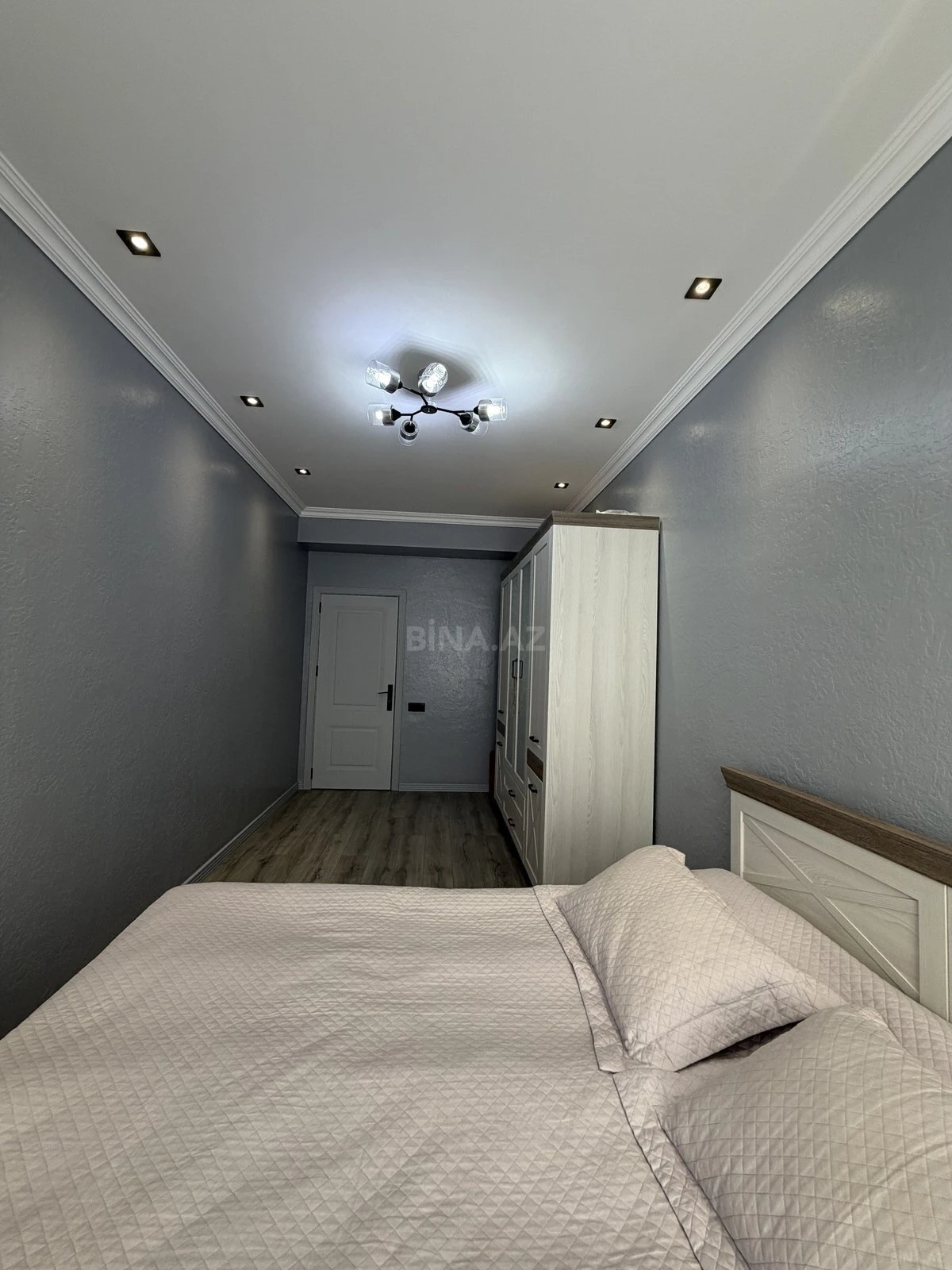 Satılır 4 otaqlı mənzil 100 m²