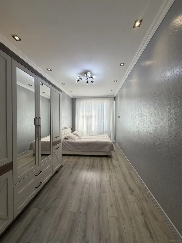 Satılır 4 otaqlı mənzil 100 m²