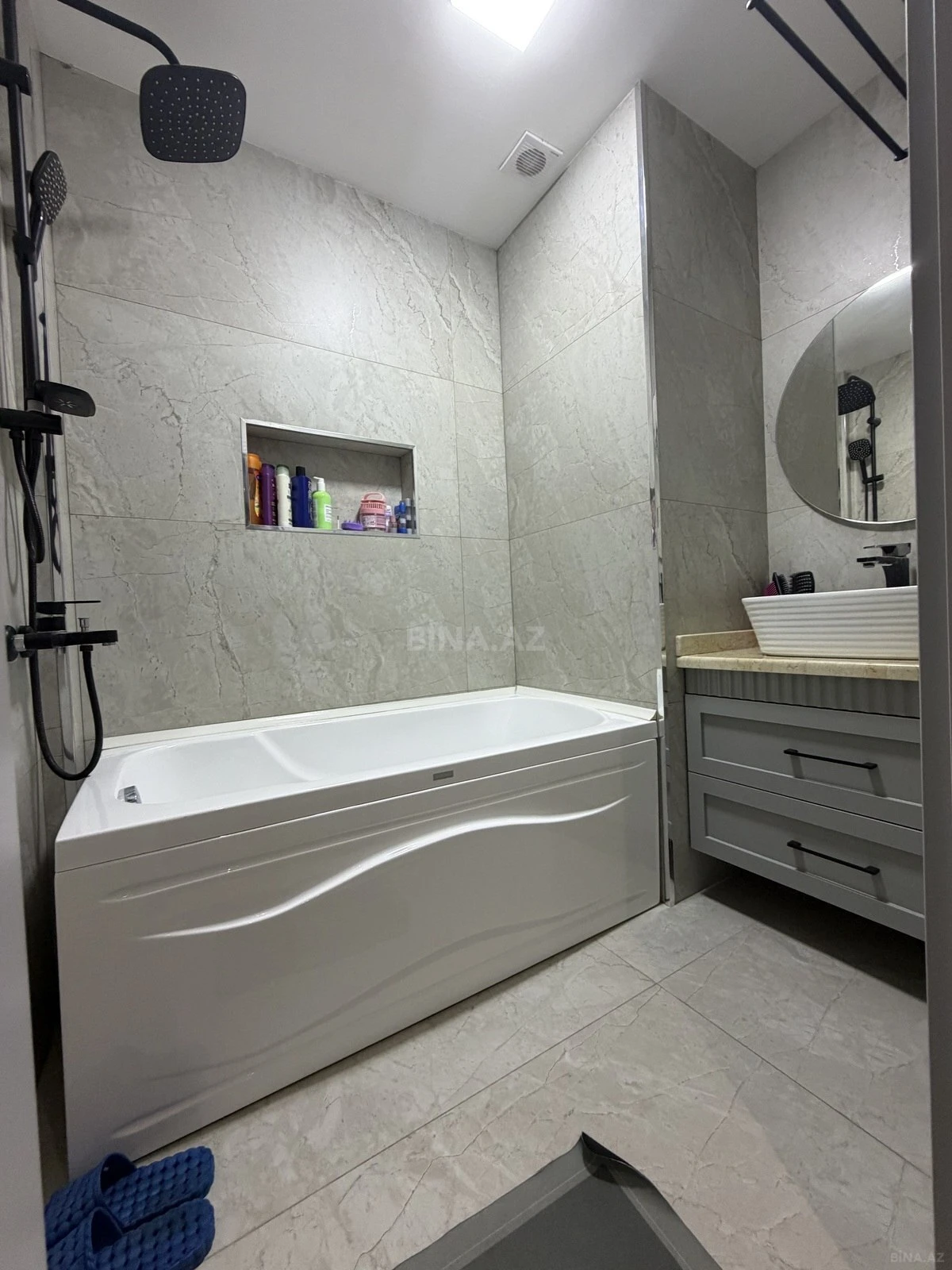 Satılır 4 otaqlı mənzil 100 m²