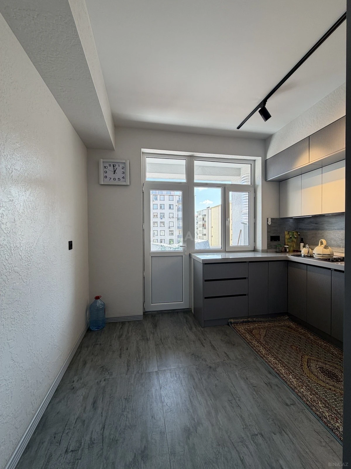 Satılır 4 otaqlı mənzil 100 m²