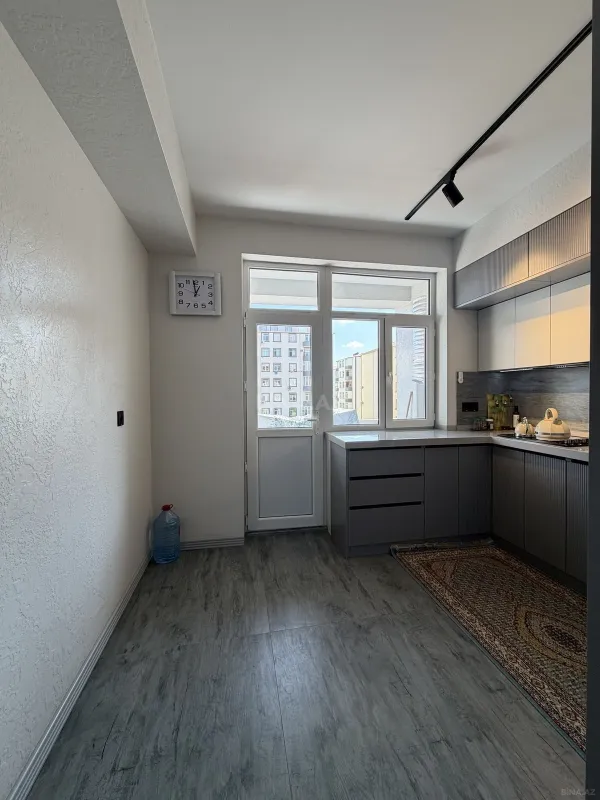Satılır 4 otaqlı mənzil 100 m²
