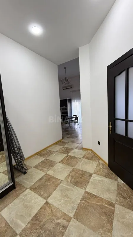 Kirayə verilir 2 otaqlı mənzil 80 m²