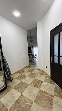 Kirayə verilir 2 otaqlı mənzil 80 m²