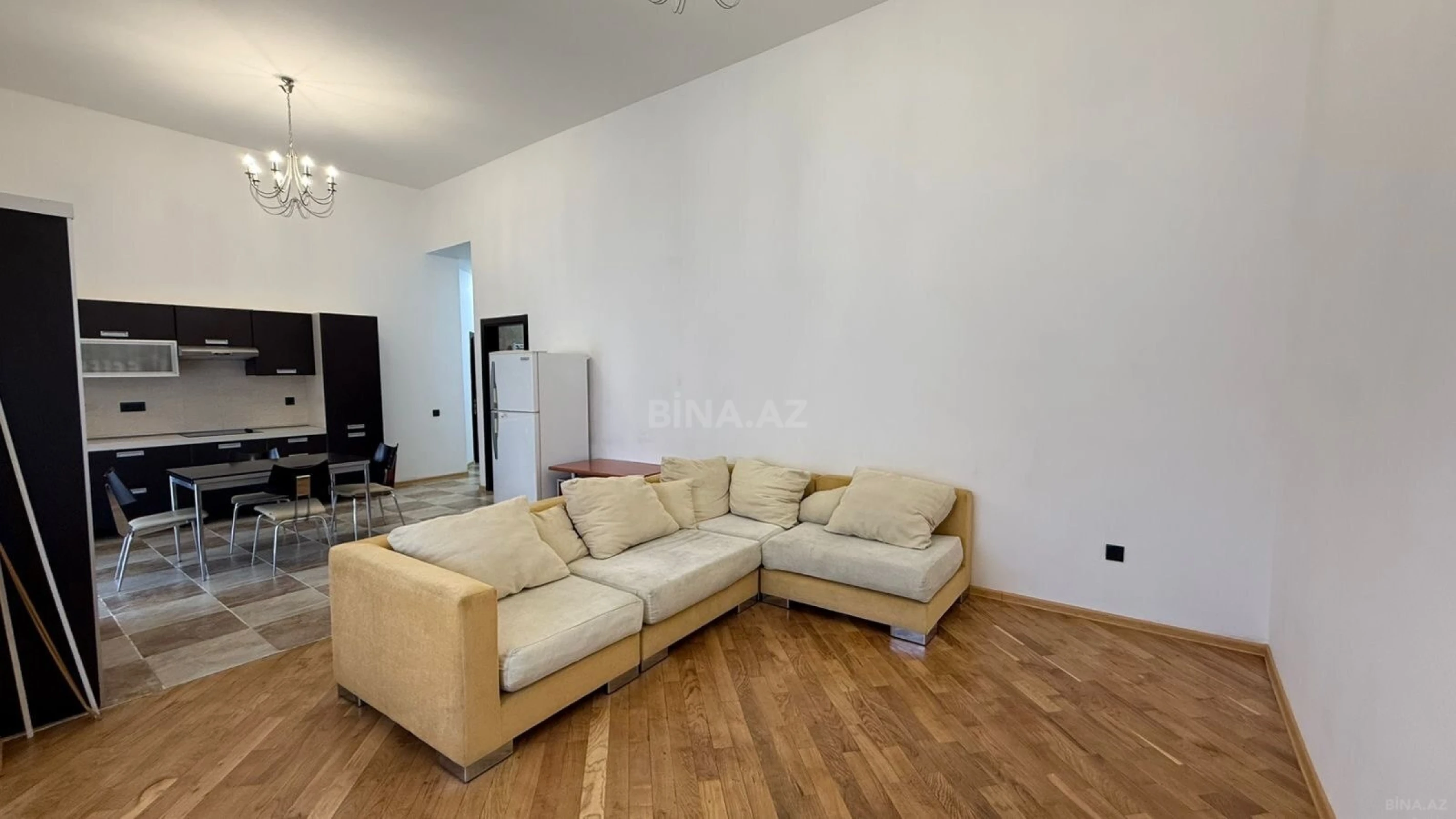 Kirayə verilir 2 otaqlı mənzil 80 m²