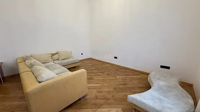 Kirayə verilir 2 otaqlı mənzil 80 m²