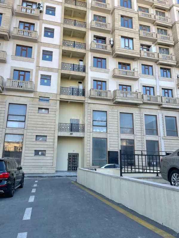Satılır 3 otaqlı mənzil 145 m²