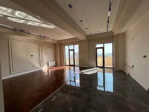Satılır 3 otaqlı mənzil 145 m²