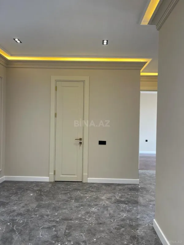 Satılır 3 otaqlı mənzil 145 m²