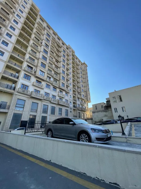 Satılır 3 otaqlı mənzil 145 m²