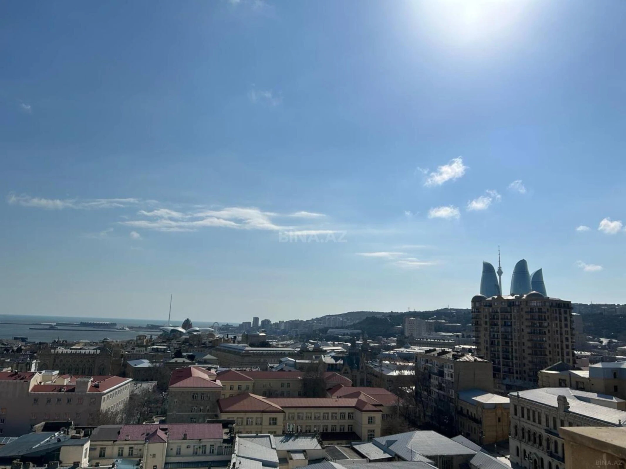 Satılır 3 otaqlı mənzil 145 m²