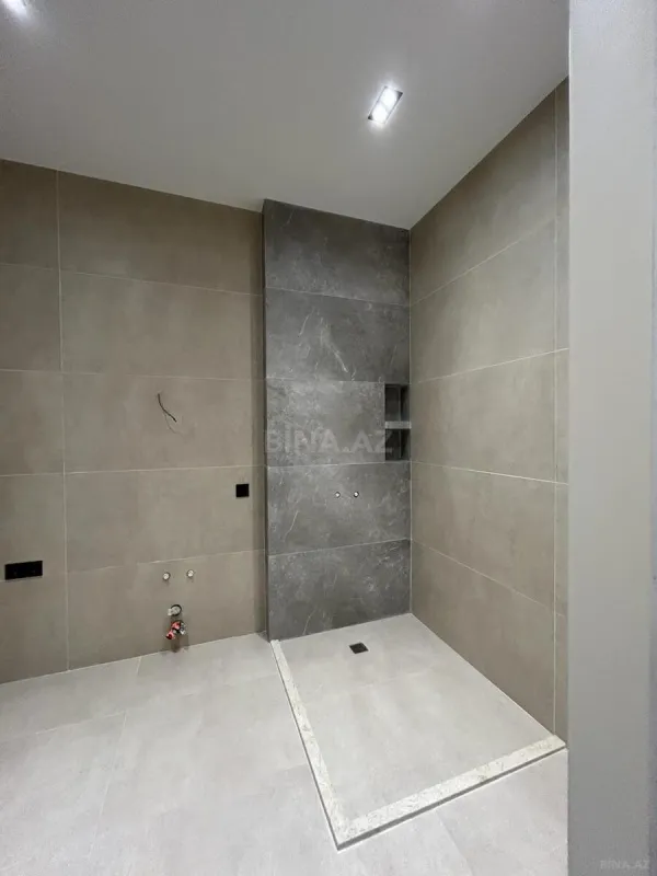 Satılır 3 otaqlı mənzil 145 m²