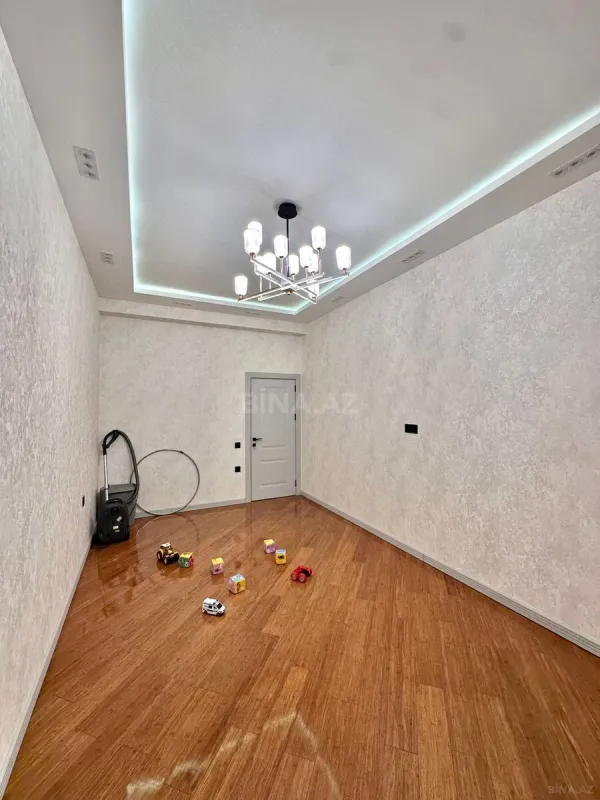 Satılır 3 otaqlı mənzil 104 m²