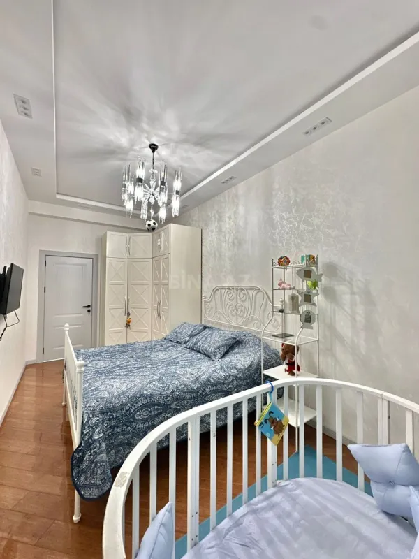 Satılır 3 otaqlı mənzil 104 m²