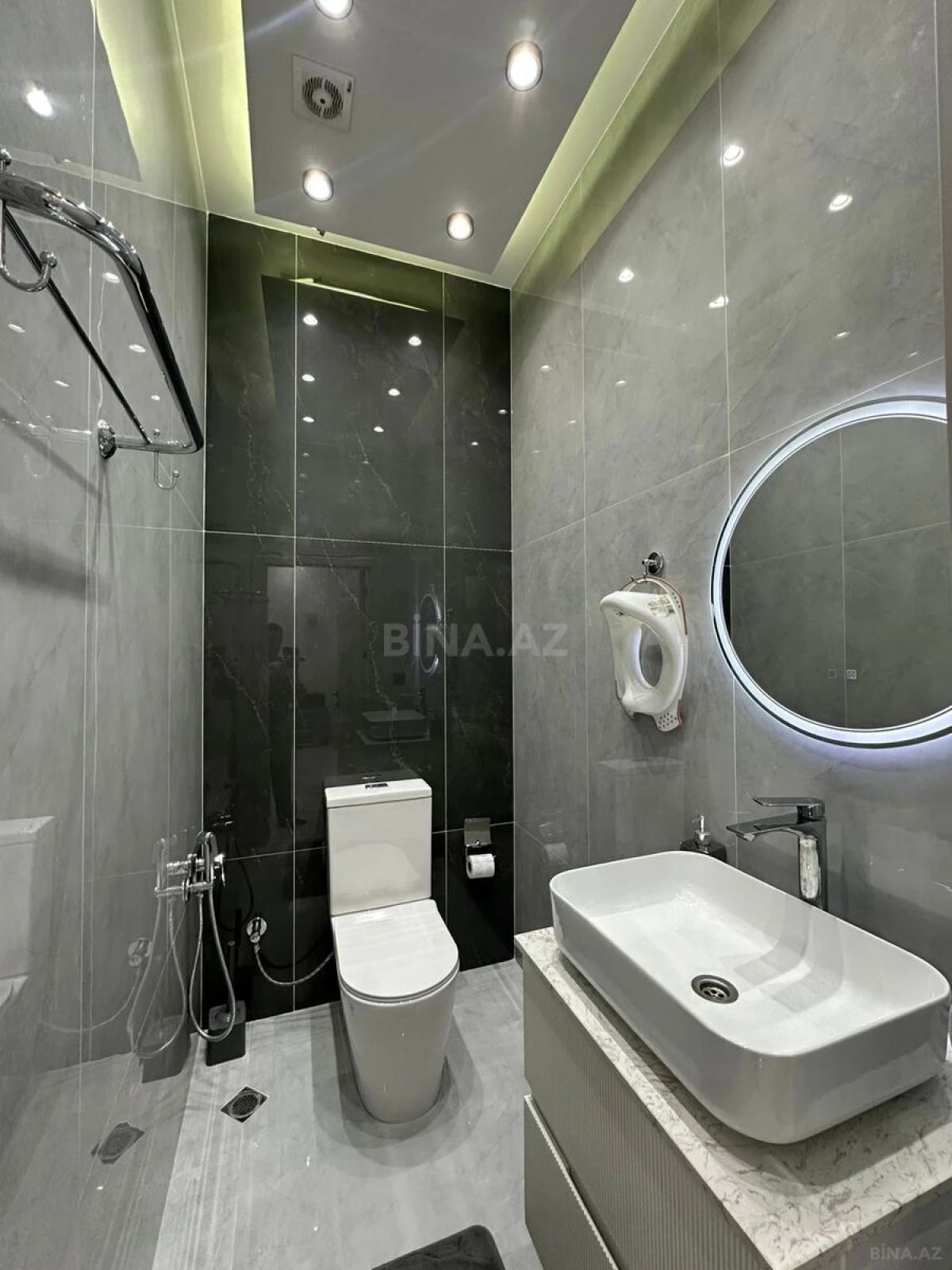 Satılır 3 otaqlı mənzil 104 m²
