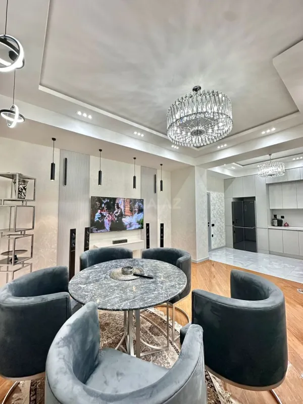 Satılır 3 otaqlı mənzil 104 m²