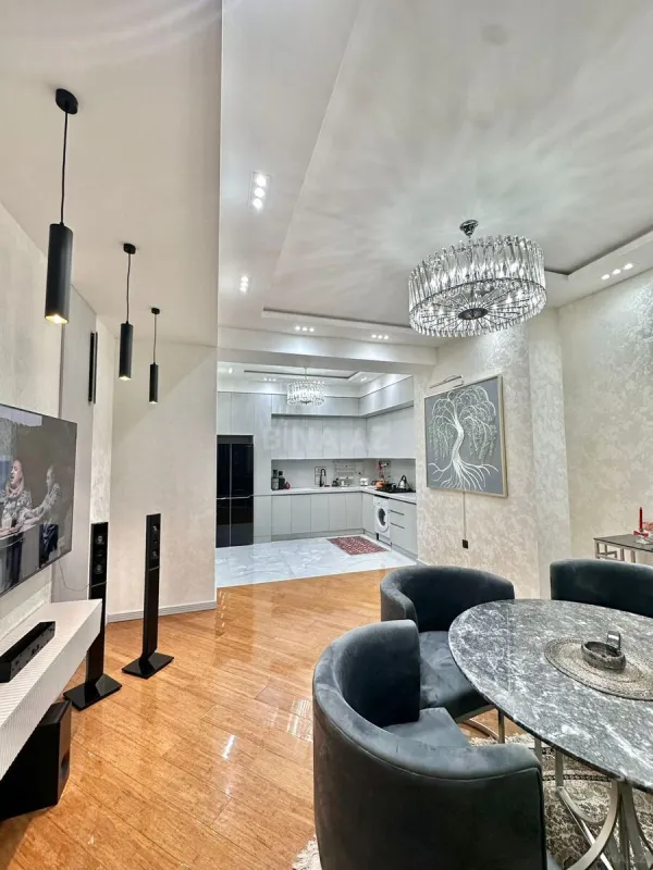 Satılır 3 otaqlı mənzil 104 m²