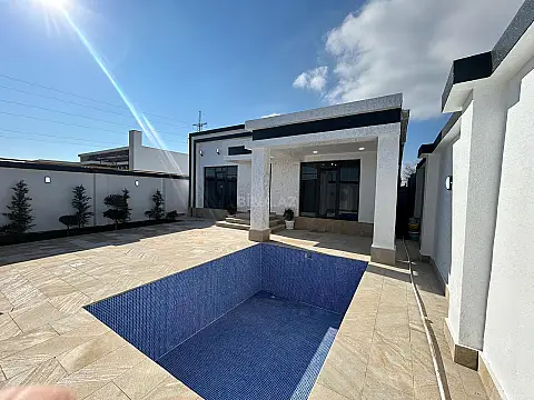 Satılır 4 otaqlı həyət evi 140 m²