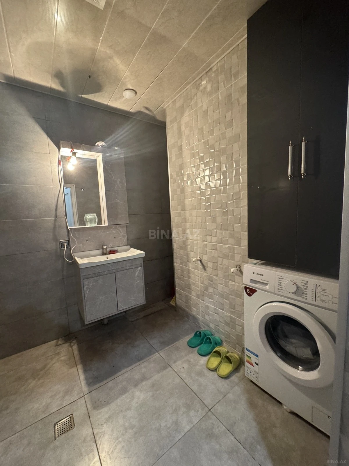 Satılır 2 otaqlı mənzil 62 m²