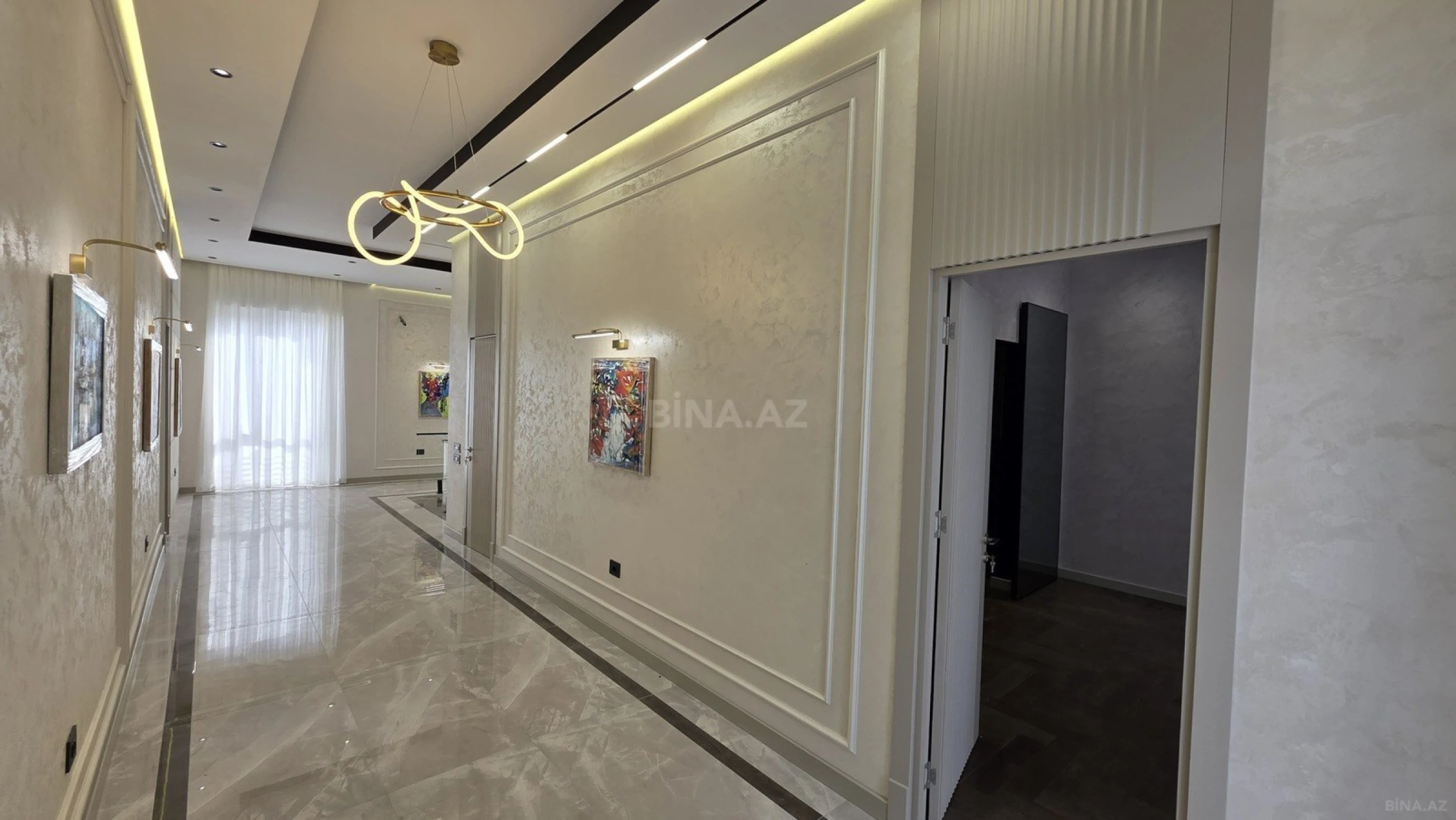 Satılır 5 otaqlı həyət evi 300 m²