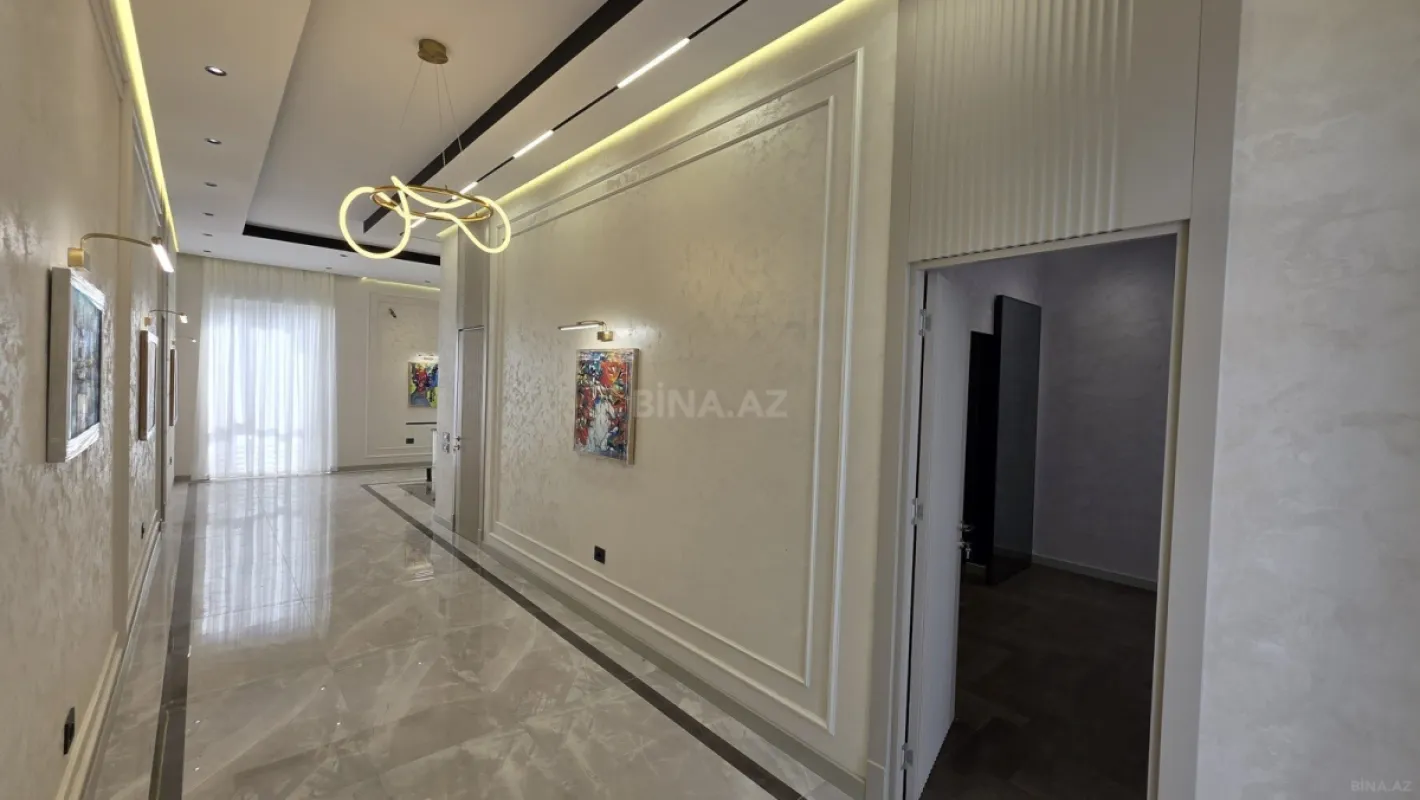 Satılır 5 otaqlı həyət evi 300 m²